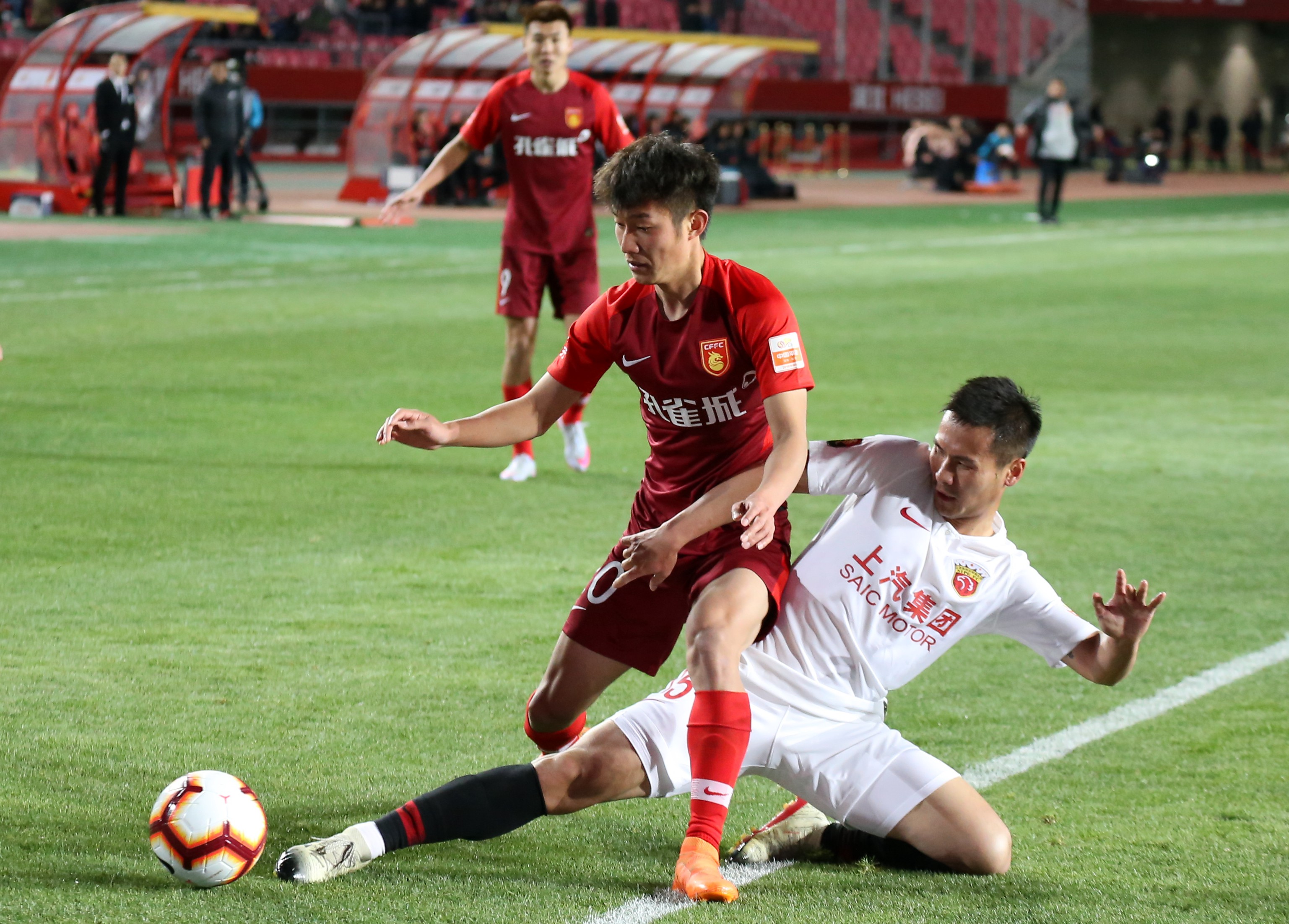 河北华夏幸福主场战胜广州富力，提升排名的简单介绍