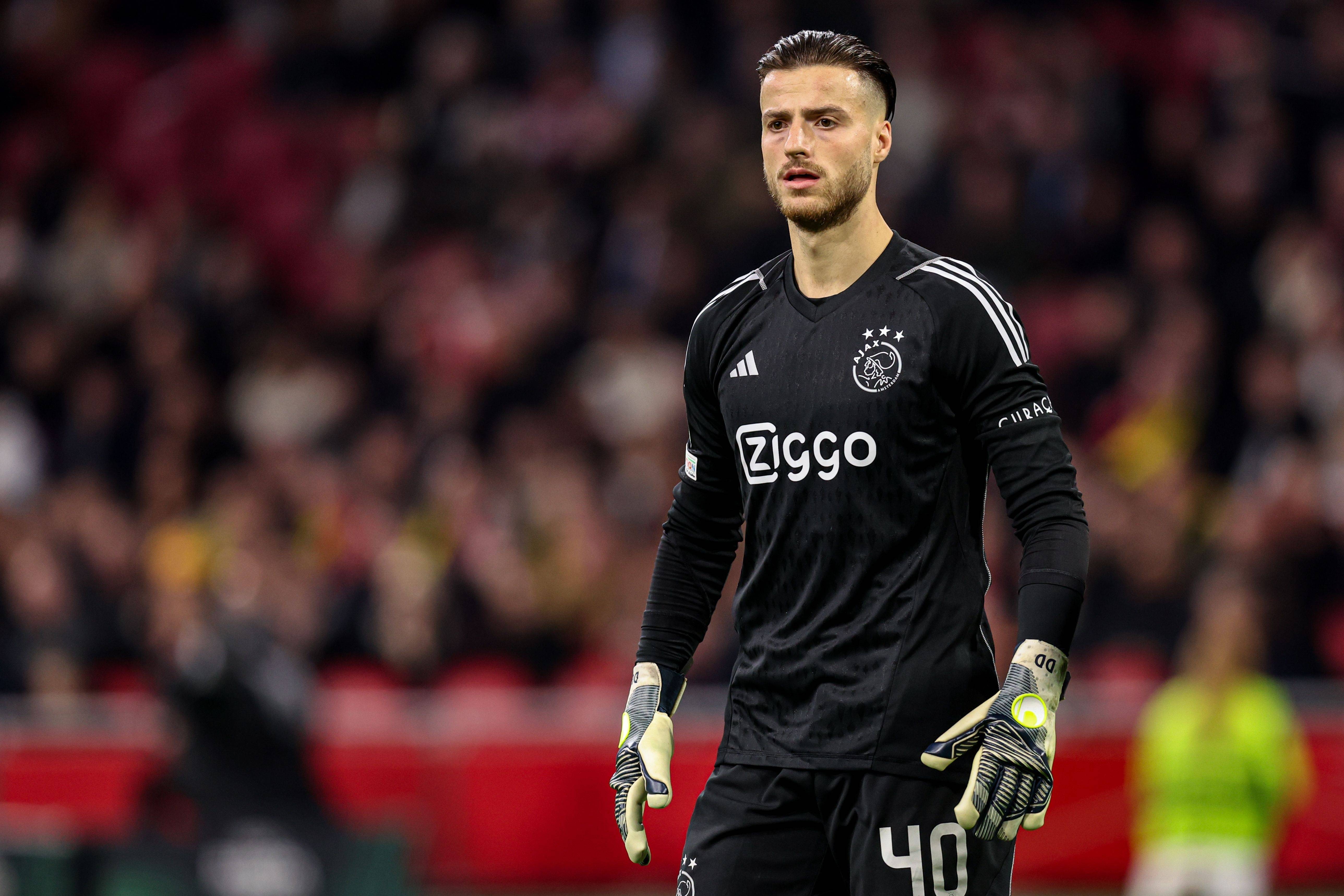 关于阿贾克斯主场逆转，成功晋级的信息