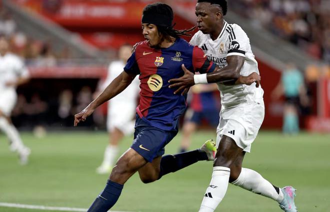 马德里德比主裁被疑判罚争议