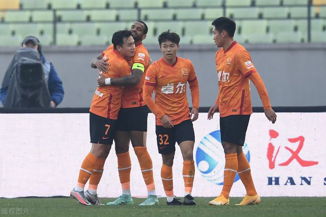 法比尼奥独得分创新纪录，武汉队有望重登巅峰的简单介绍