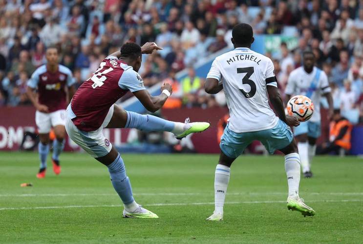 法兰维拉后防线漏洞频出，急需加强