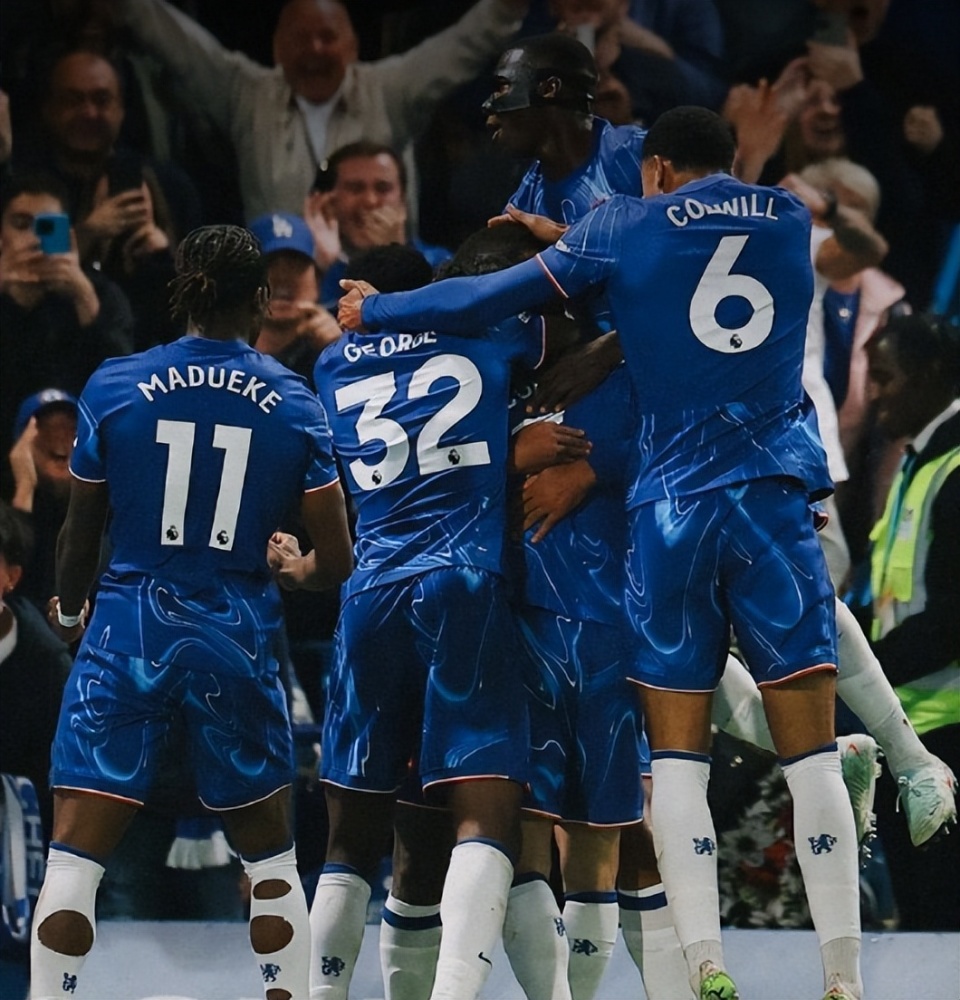 曼联大胜切尔西，英超榜首位置巩固的简单介绍